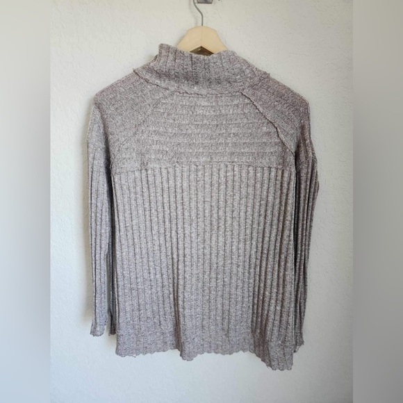 Free People Waffle Knit Long Sleeve Mock Neck size medium - Picture 3 of 8